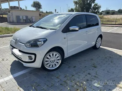 Usata VW up! high up! 75 CV (55 kW) 2013 Bianco Utilitaria