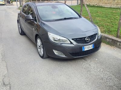 Usata Opel Astra 125 CV (91 kW) 2010 Grigio Berlina