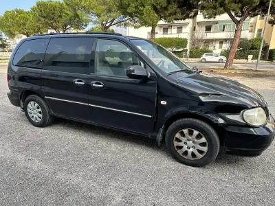 Usado Kia Carnival 145 CV (106 kW) 2005 Negro Monovolumen