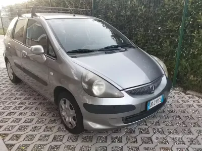 Usata Honda Jazz 78 CV (57 kW) 2006 Grigio Utilitaria