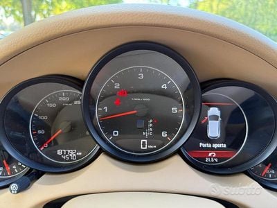 Usata Porsche Cayenne 244 CV (179 kW) 2011 Beige SUV