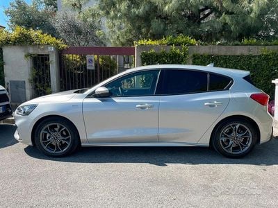 Usata Ford Focus ST-Line 120 CV (88 kW) 2021 Grigio Berlina