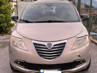 Usata Lancia Ypsilon 60 CV (44 kW) 2012 Grigio Utilitaria