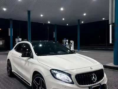 Usata Mercedes GLA200 136 CV (100 kW) 2015 SUV