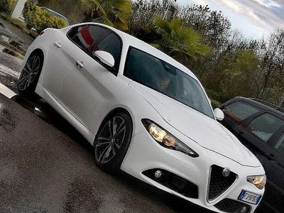 Usata Alfa Romeo Giulia 150 CV (110 kW) 2017 Bianco Berlina