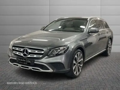 Usata Mercedes E220 All-Terrain Premium Plus 194 CV (142 kW) 2017 Grigio montagna manufaktur Station wagon