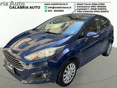 Usata Ford Fiesta 75 CV (55 kW) 2015 Blu scuro