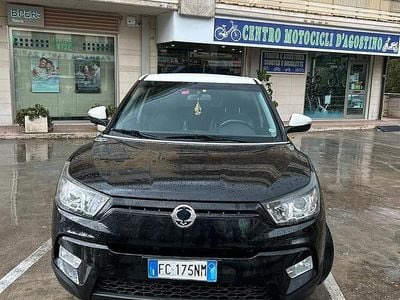 Usata Ssangyong (KGM) Tivoli 115 CV (84 kW) 2016 Nero SUV