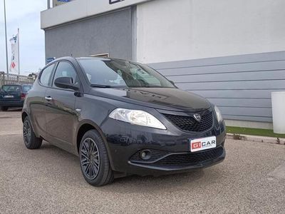 usata Lancia Ypsilon 1.0 FireFly 5 porte S&S Hybrid Ecochic Silver