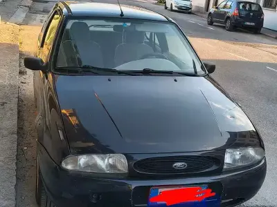 Usado Ford Fiesta 49 HP (36 kW) 2000 Preto Citadino