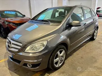 Usata Mercedes B180 Executive 116 CV (85 kW) 2010 Grigio Monovolume