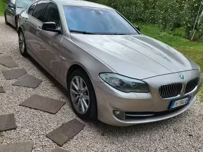 Usata BMW 530 258 CV (189 kW) 2011 Giallo Station wagon
