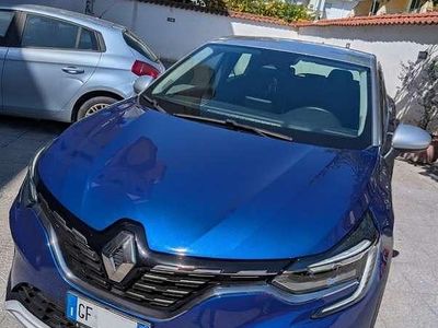 Usata Renault Captur Intens 94 CV (69 kW) 2021 Blu/azzurro SUV