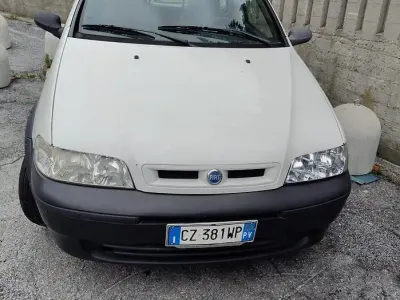 Usata Fiat Strada 80 CV (58 kW) 2006 Bianco