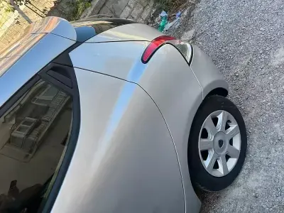 Usata Lancia Ypsilon 69 CV (50 kW) 2014 Grigio Utilitaria