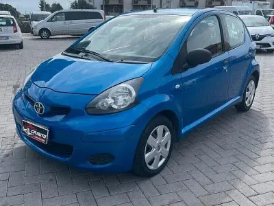 Usata Toyota Aygo 68 CV (50 kW) 2011 Bluazzurro Utilitaria