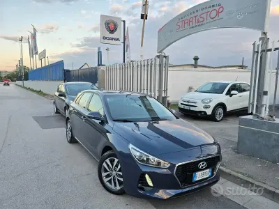 Usata Hyundai i30 Comfort 110 CV (80 kW) 2017 Blu Berlina