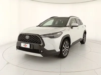 Usata Toyota Corolla Cross Lounge 199 CV (146 kW) 2024 Bianco SUV