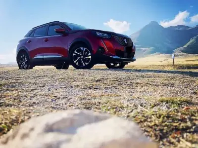 Usata Peugeot 2008 Allure 131 CV (96 kW) 2020 Rosso SUV