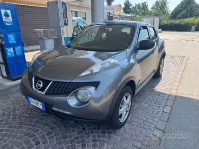 Usata Nissan Juke 94 CV (69 kW) 2013 Grigio SUV