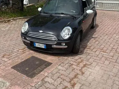 Begagnad Mini One D 75 HK (55 kW) 2003 Halvkombi