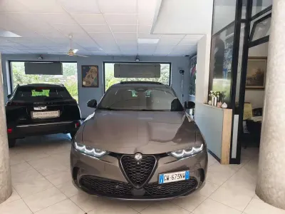 Usata Alfa Romeo Tonale Veloce 131 CV (96 kW) 2024 Grigio vesuvio SUV