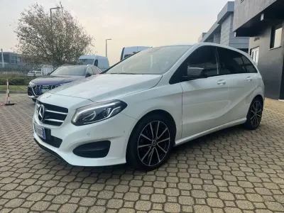 Usata Mercedes B200 136 CV (100 kW) 2018 Bianco Utilitaria