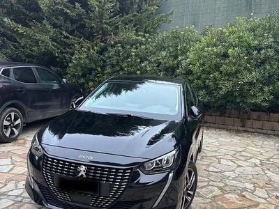 Usata Peugeot 208 Allure 101 CV (74 kW) 2023 Nero Utilitaria