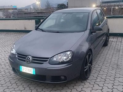Usata VW Golf V 105 CV (77 kW) 2007 Grigio Utilitaria