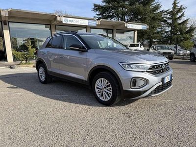 Usata VW T-Roc Life 150 CV (110 kW) 2022 Argento / tetto nero SUV