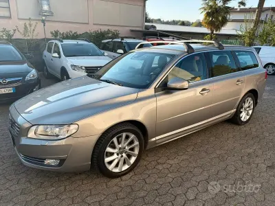Usata Volvo V70 Momentum 181 CV (133 kW) 2016 Beige Station wagon