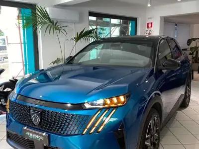Usata Peugeot 3008 GT 136 CV (100 kW) 2024 Blu/azzurro SUV