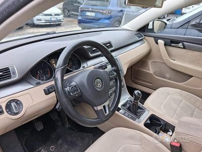 Usata VW Passat 105 CV (77 kW) 2012 Bianco Station wagon
