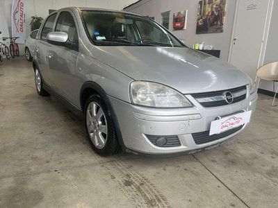 Usado Opel Corsa Enjoy 80 HP (58 kW) 2006 Cinzento Citadino