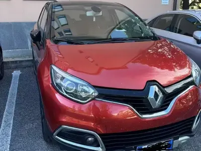 Usata Renault Captur 90 CV (66 kW) 2015 Rosso SUV