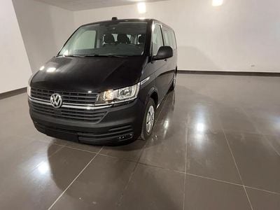 Usata VW Caravelle 150 CV (110 kW) 2023 Deep black perlato Monovolume