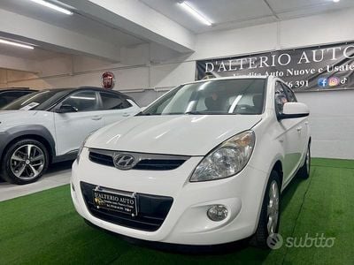 Usata Hyundai i20 Comfort 78 CV (57 kW) 2010 Bianco Utilitaria