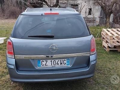 Usata Opel Astra 120 CV (88 kW) 2006 Grigio Station wagon
