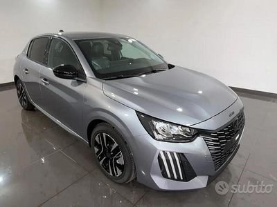 Usata Peugeot 208 Allure 100 CV (73 kW) 2025 Grigio Utilitaria
