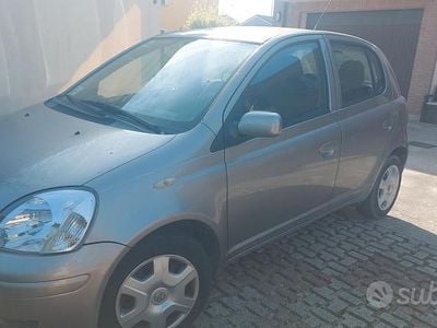 Usata Toyota Yaris Sol 2003 Grigio Berlina