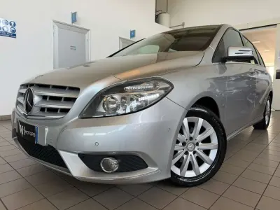 Usata Mercedes B180 Business 109 CV (80 kW) 2014 Argento Utilitaria