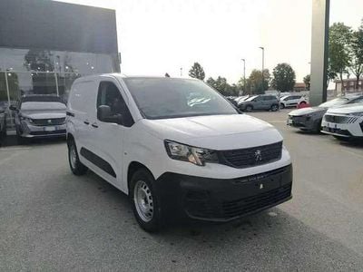 Usata Peugeot Partner 77 CV (56 kW) 2024 Kaolin white Monovolume