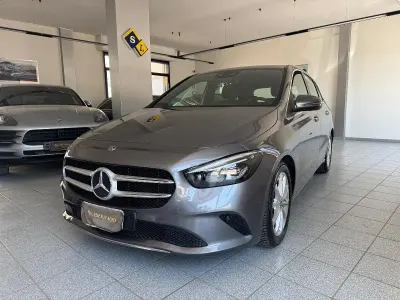 Usata Mercedes B180 117 CV (86 kW) 2020 Grigio Monovolume