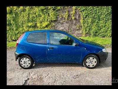 Usata Fiat Punto 60 CV (44 kW) 2004 Blu Utilitaria