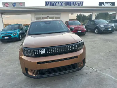 Nuova Fiat Grande Panda Icon 101 CV (74 kW) 2026 Bronzo Utilitaria