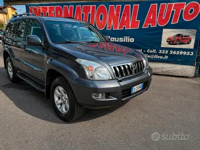Usata Toyota Land Cruiser Sol 204 CV (150 kW) 2005 Grigio SUV