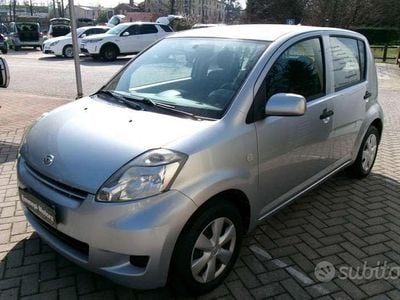 Usata Daihatsu Sirion HIRO 69 CV (50 kW) 2009 Grigio Utilitaria