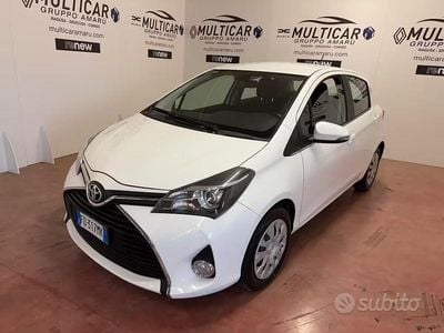 Usata Toyota Yaris Active 69 CV (50 kW) 2016 Bianco Utilitaria