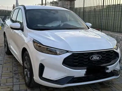 Usata Ford Kuga ST-Line 151 CV (111 kW) 2024 Bianco SUV