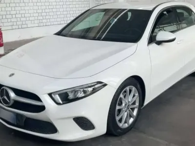 Gebraucht Mercedes A160 109 PS (80 kW) 2019 Weiß Limousine